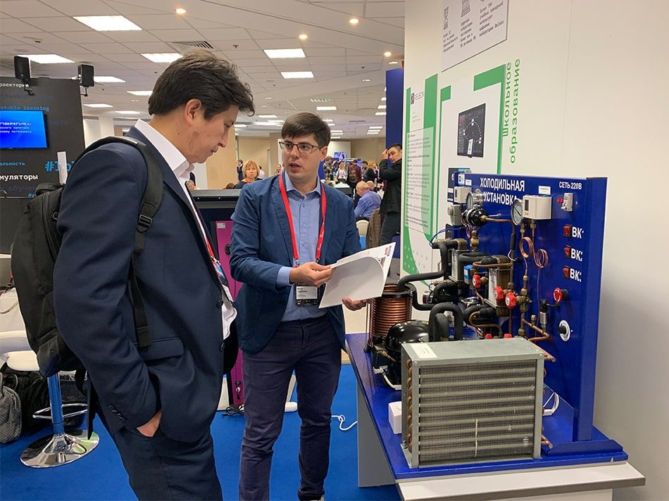 Выставка EdCrunch EXPO Village